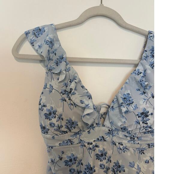 NWT A Pea in the Pod Ruffled Maternity Floral Swimsuit Light Blue Size XS - Picture 2 of 7